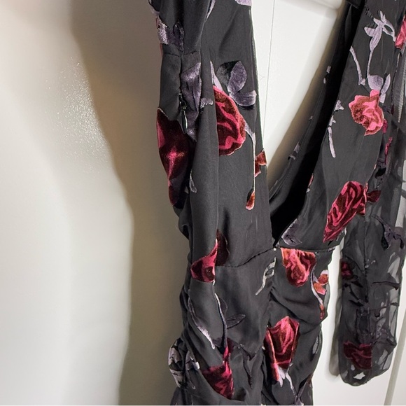 Majorelle- Ava Deep V Dress in Black Floral - XS NWT - Picture 7 of 13